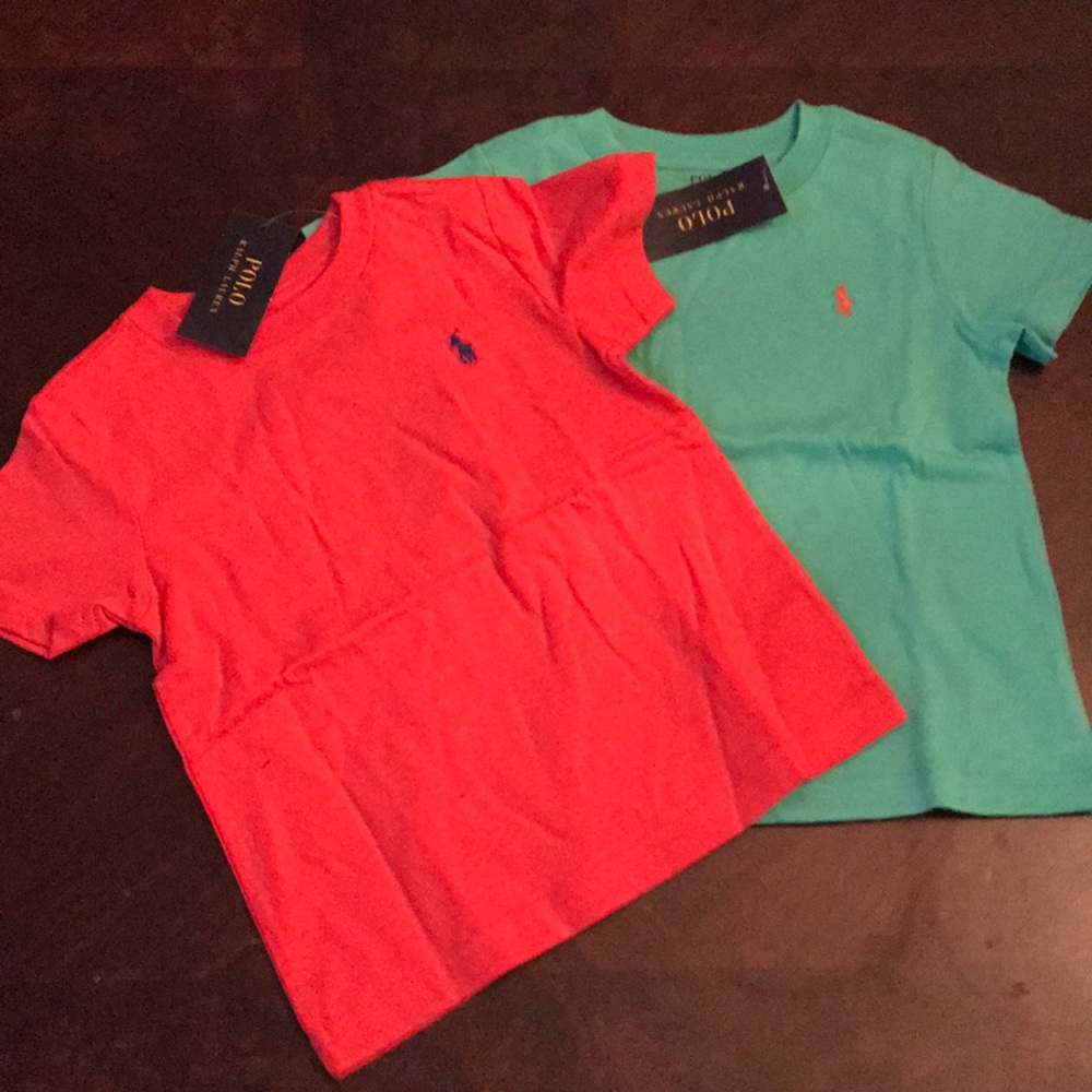 2 Polo short sleeve tees